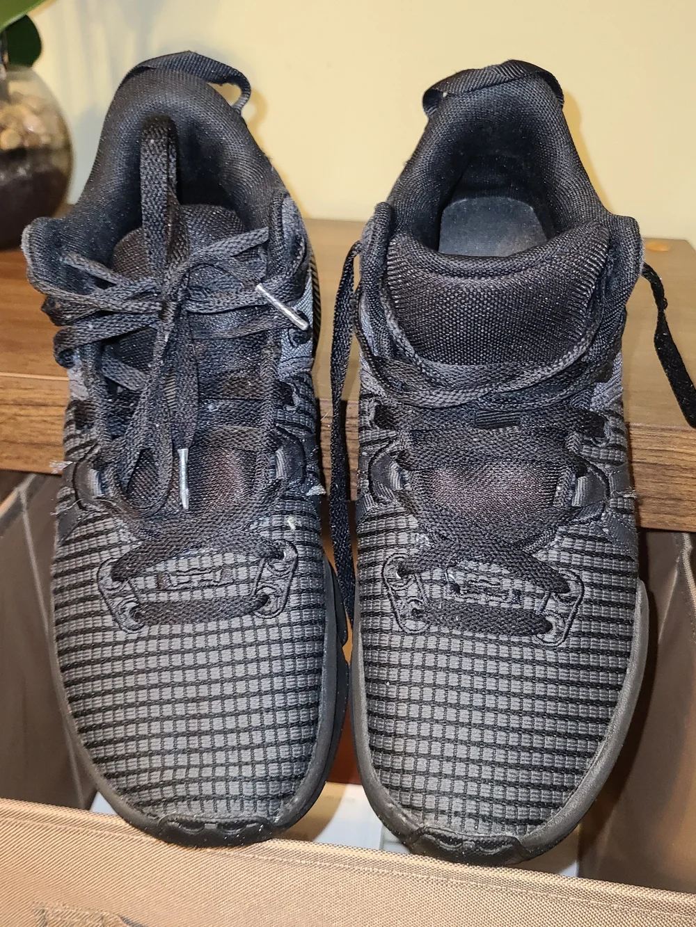 Size 7.5 - Nike LeBron Witness VII
